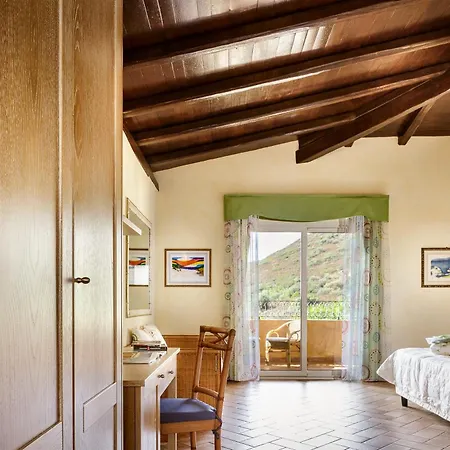 Cruccùris Hotel